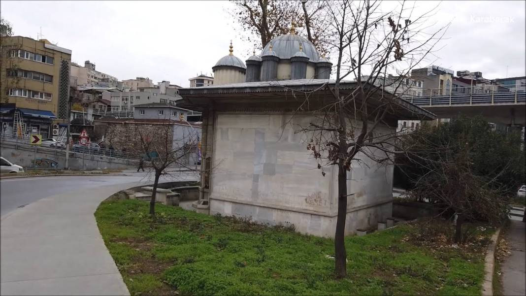 Binlerce İstanbullu her gün önünden geçiyor! İşte Saliha Sultan Çeşmesi’nin ilginç hikayesi - Resim: 15